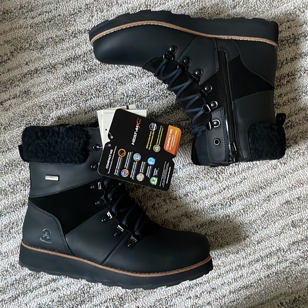 *Brand New* Kamik Ariel F Snow Bootie Size 8. Never worn.